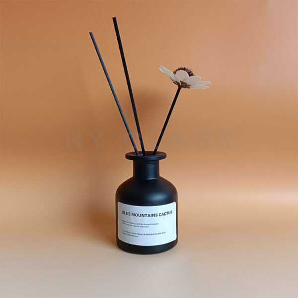 Empty black glass aroma reed diffuser bottle supplier