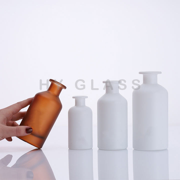 100ml 200ml 300ml 500ml Glass reed diffuser bottle supplier